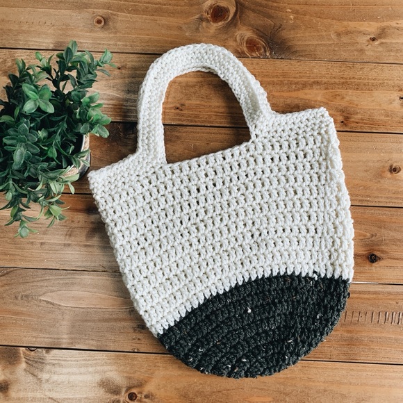 Crochet Mini Market Tote - Picture 1 of 2